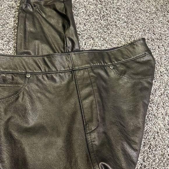 Spanx Leather-Like Ankle Skinny Pant - Picture 3 of 6